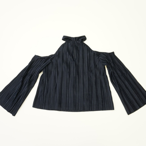 J.O.A. Velvet Pleated Cold Shoulder Top Navy M - Picture 6 of 8